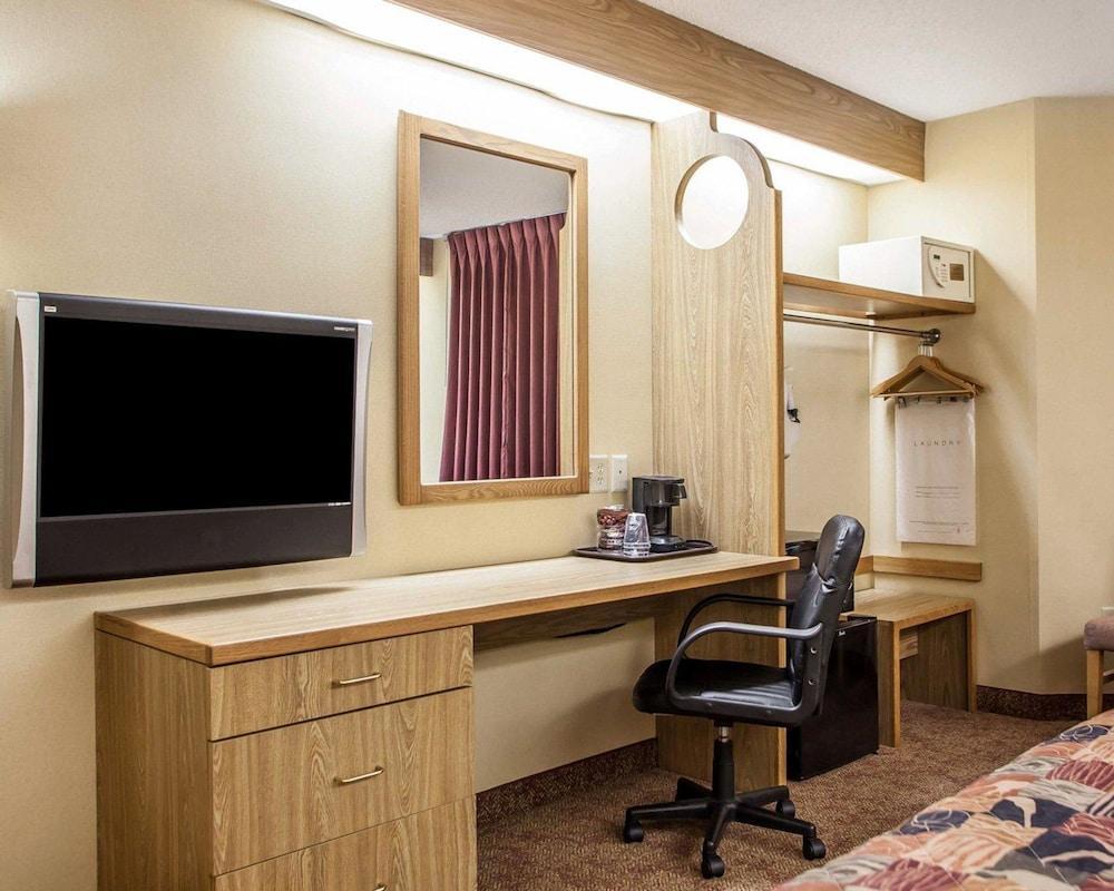 Baymont Inn & Suites By Wyndham Mukwonago Zewnętrze zdjęcie