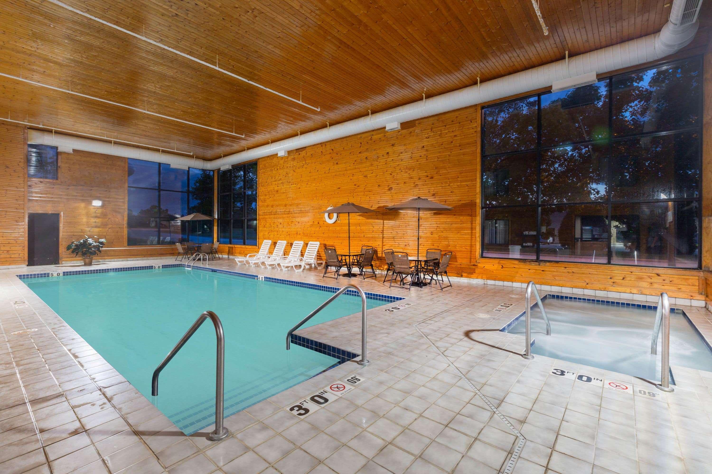 Baymont Inn & Suites By Wyndham Mukwonago Zewnętrze zdjęcie