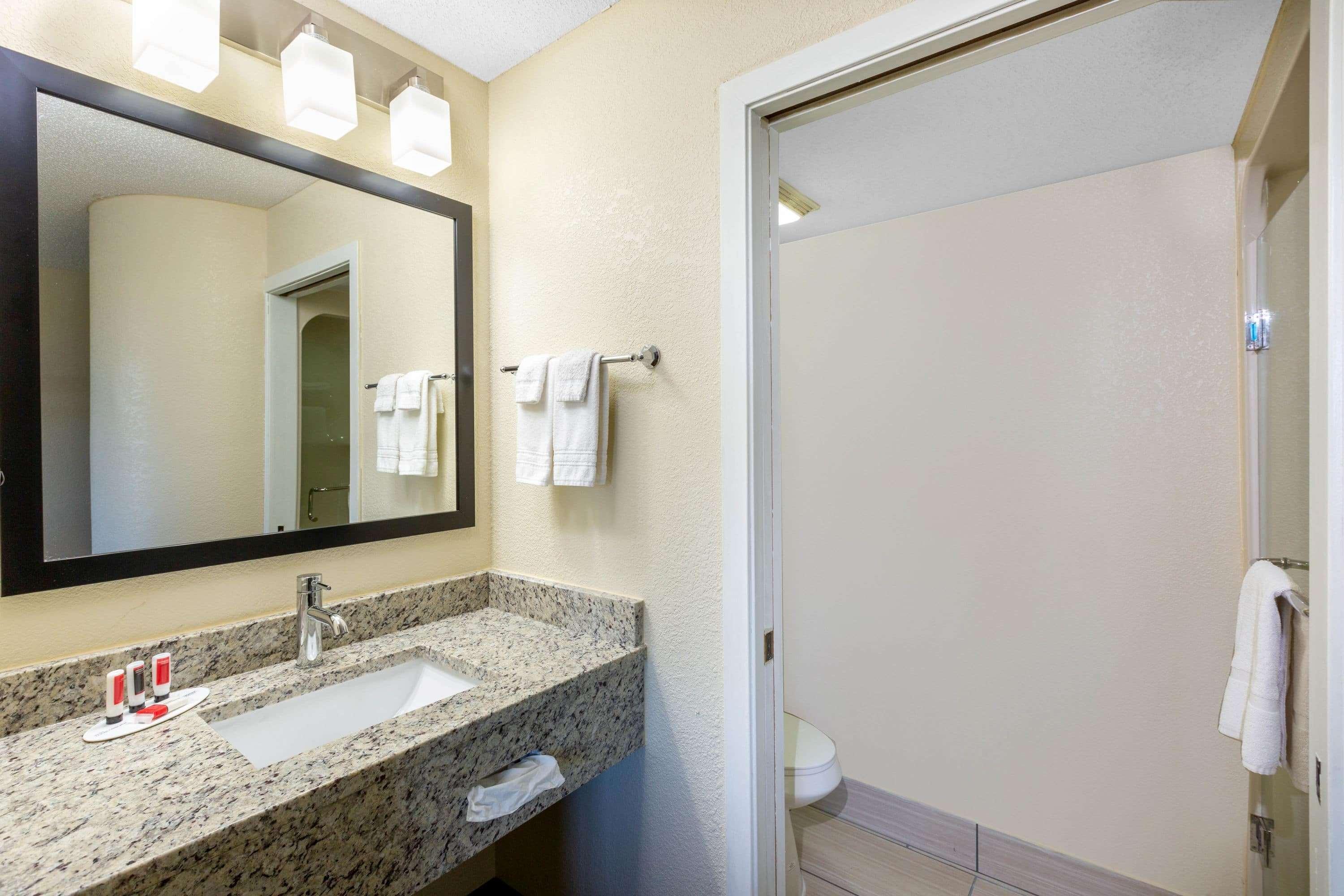 Baymont Inn & Suites By Wyndham Mukwonago Zewnętrze zdjęcie